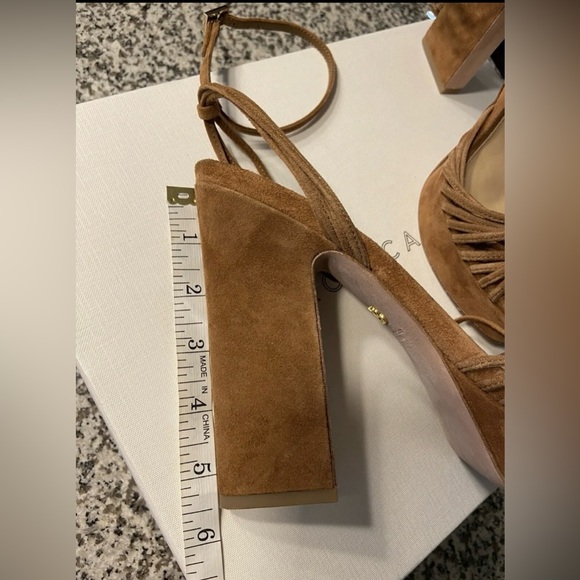 Veronica Beard Fletcher Platform
Hazelwood Suede Ankle Strap Sandals
Sz 9.5 - Picture 9 of 16
